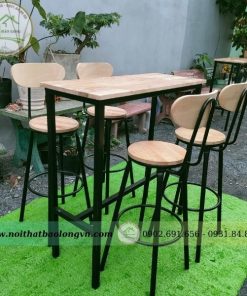 Bàn ghế bar cafe khung sắt mặt gỗ