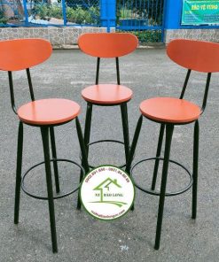 Ghế bar chân sắt mặt gỗ sơn màu