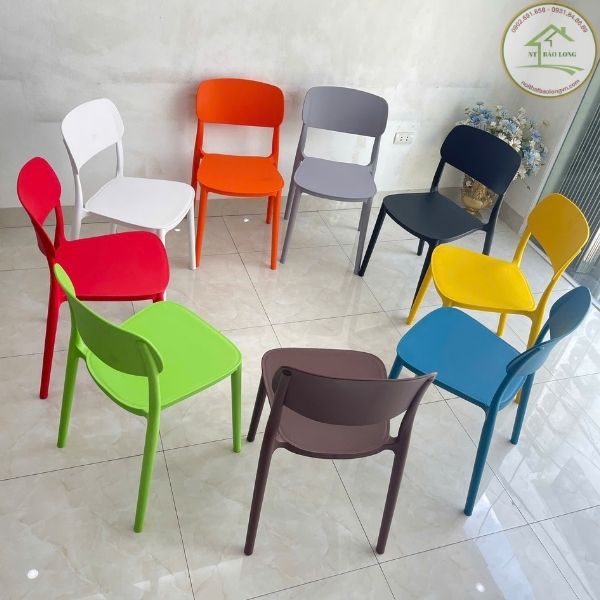 Ghế nhựa đúc nguyên khối